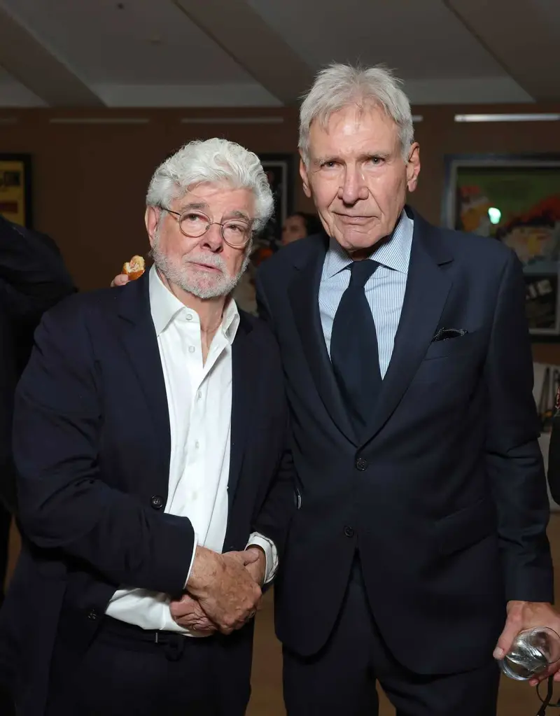 George Lucas se reúne com Harrison Ford e Mark Hamill após sete anos