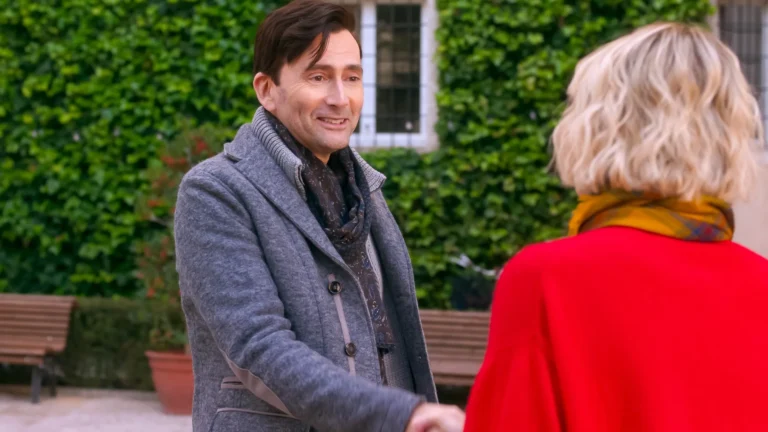 Série da Netflix com David Tennant inicia gravações da terceira temporada