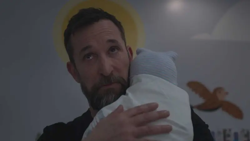 Temporada 3 de The Pitt não continuará trama do bebê Jane Doe após 15 episódios