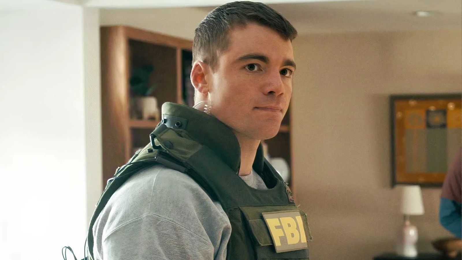 Netflix confirma estreia da 4ª temporada de The Night Agent para 2027 com primeiro teaser oficial
