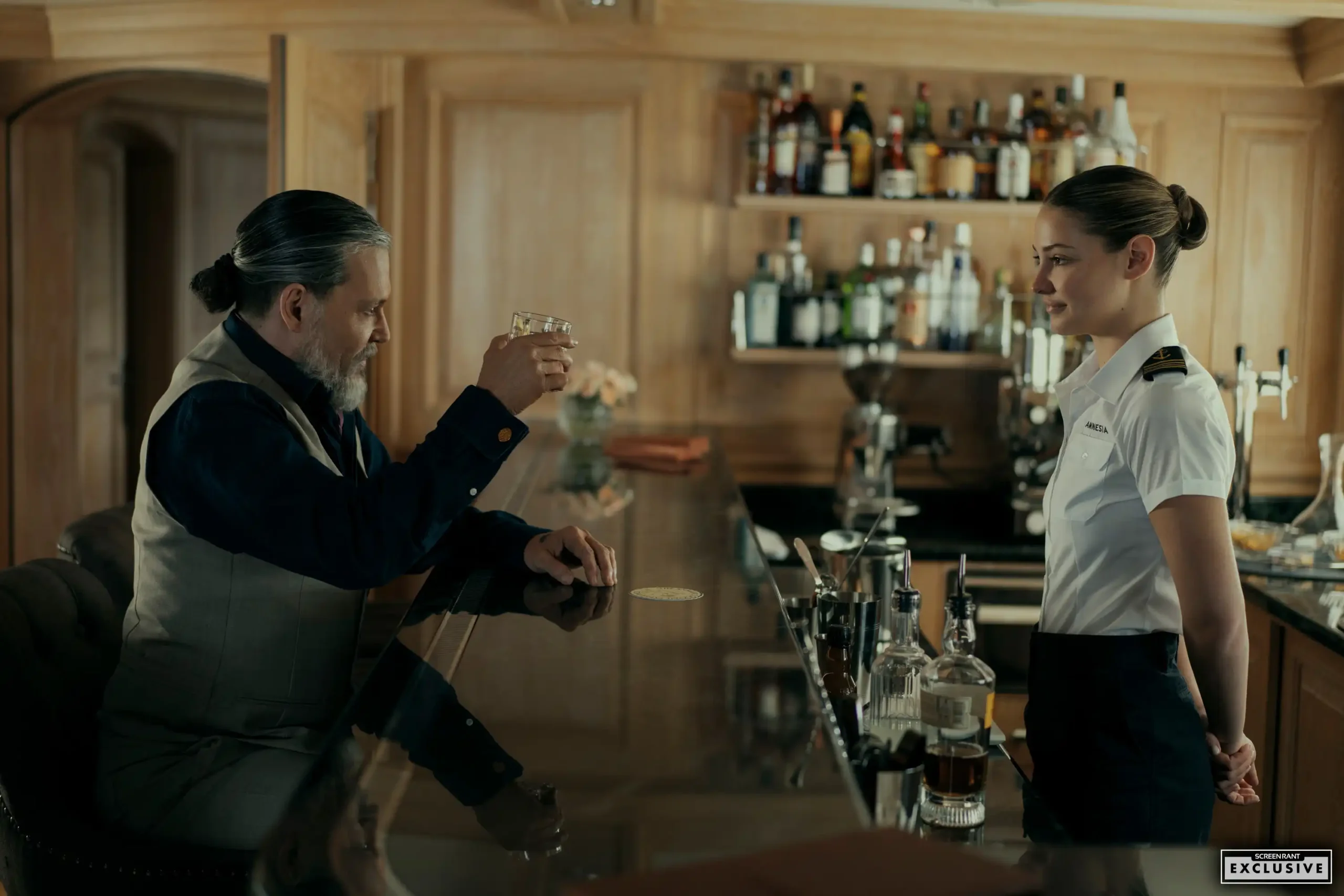 Diretor Marc Webb revela detalhes sobre o novo personagem perigoso de Johnny Depp em “Day Drinker”