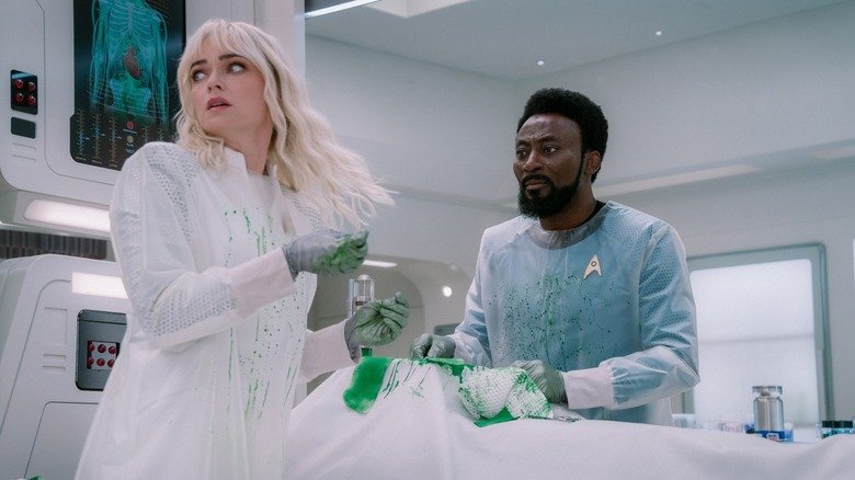 Atriz Deidre Hall interpreta Drª Chivers em episódio de Star Trek: Strange New Worlds inspirado em novela