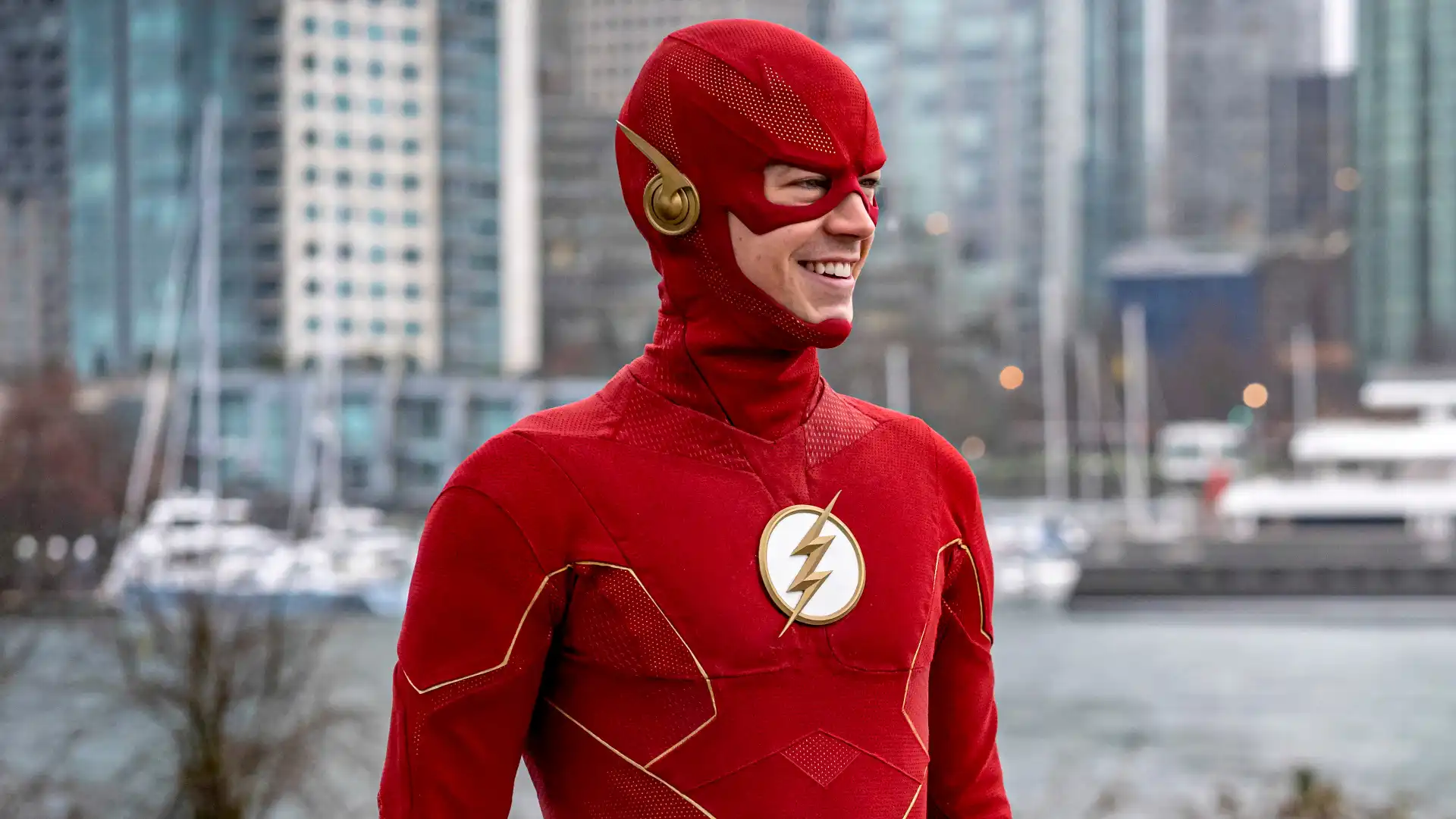 Grant Gustin confirma interesse em retornar como Flash no novo universo DC de James Gunn