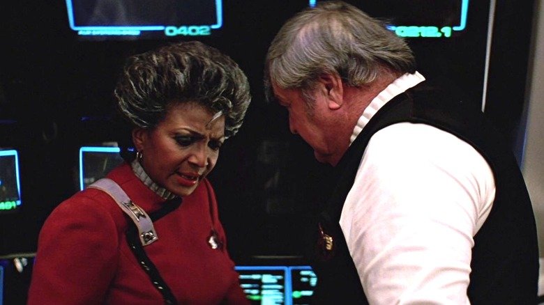 Final da 4ª temporada de Star Trek: Strange New Worlds explica romance controverso entre Scotty e Uhura