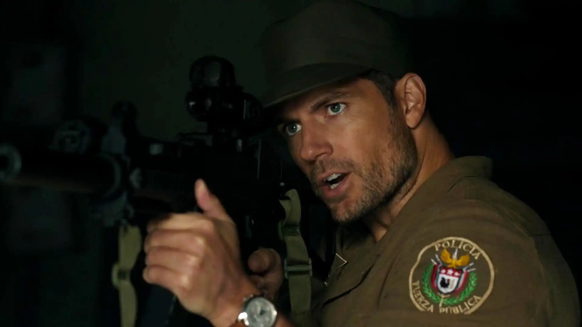 Henry Cavill e Guy Ritchie conquistam sucesso de público com thriller no streaming