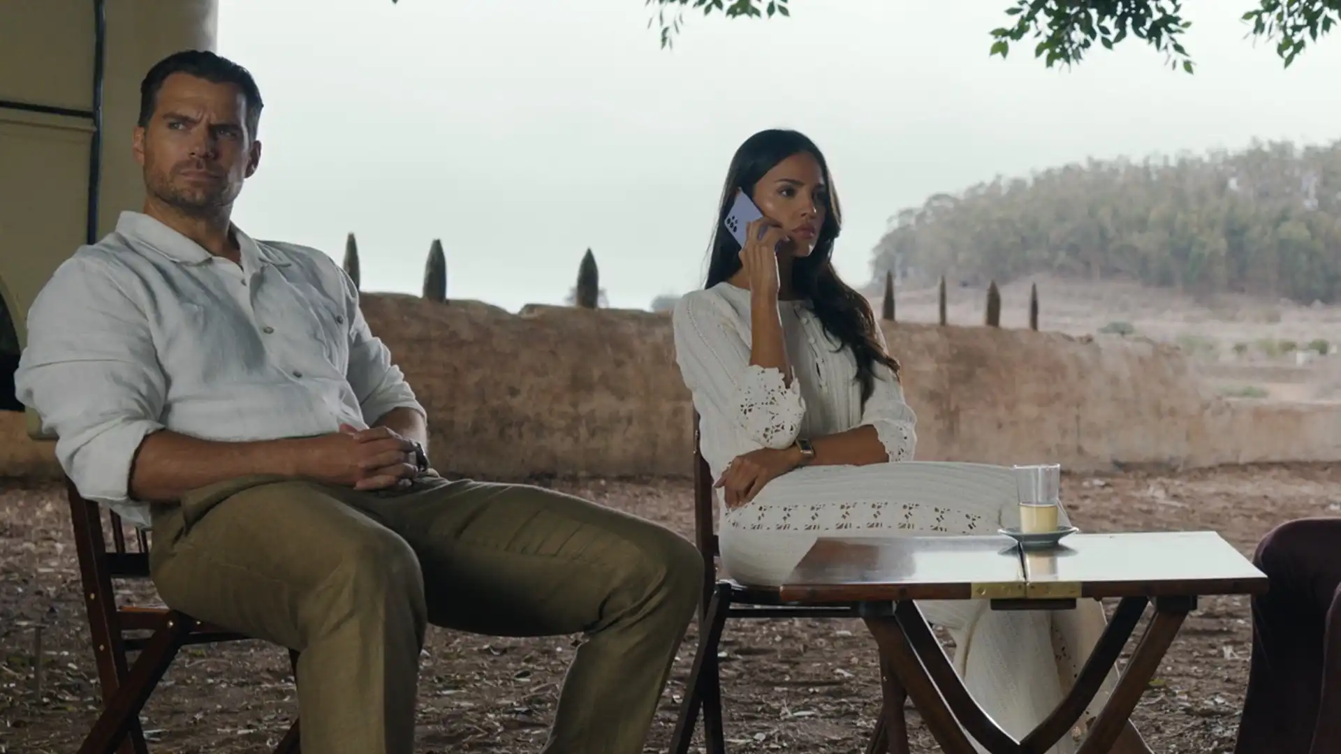 Henry Cavill e Guy Ritchie conquistam sucesso de público com thriller no streaming