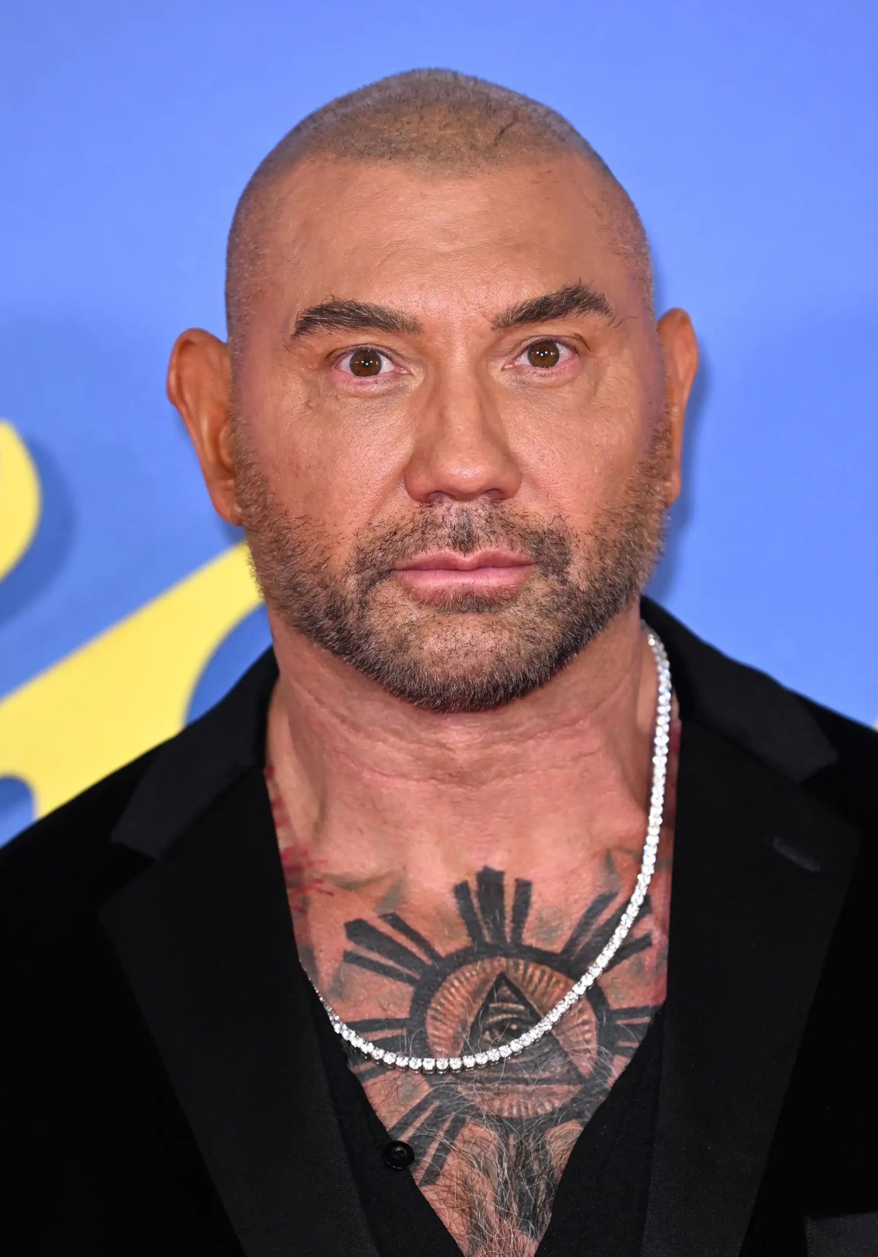 Dave Bautista revela prazo para reinício das filmagens da série God of War