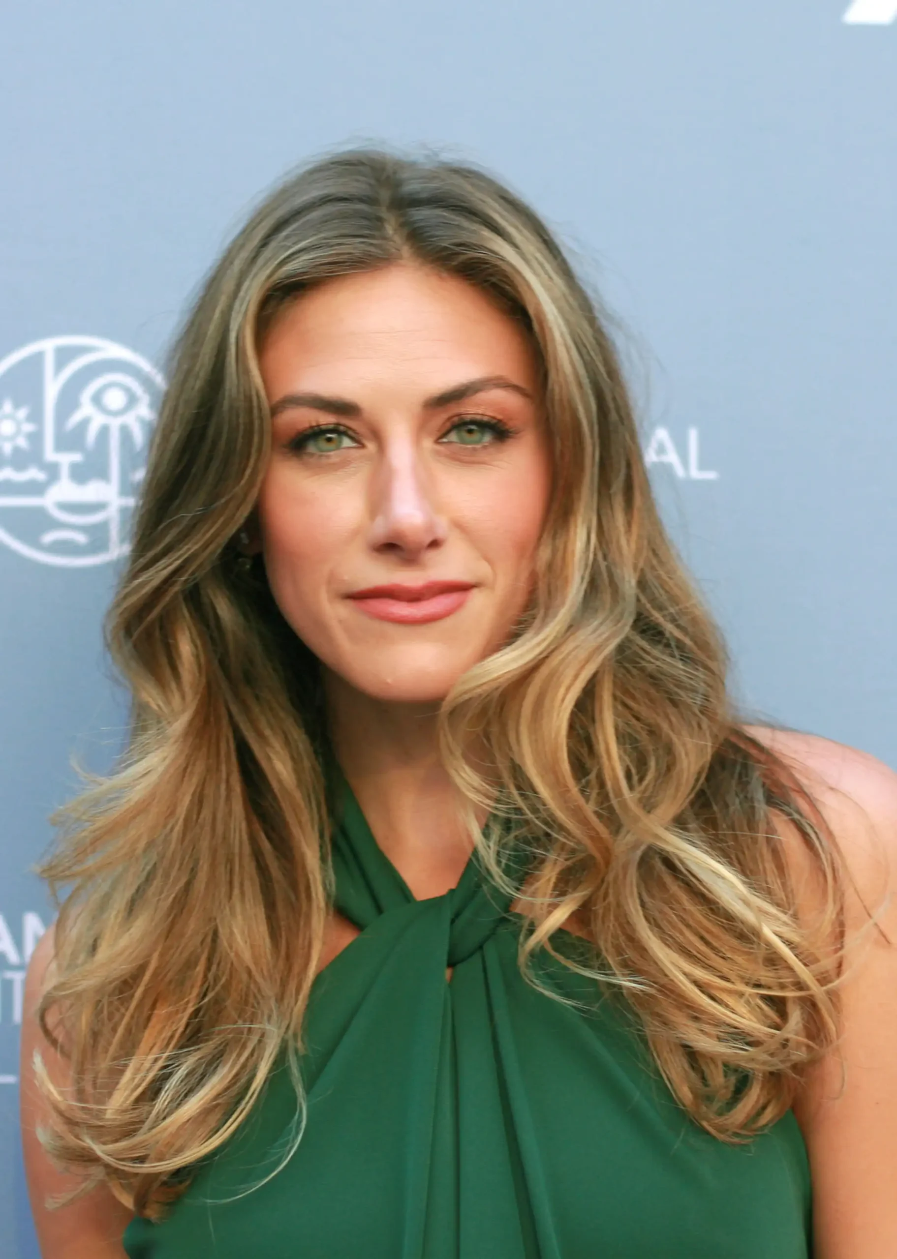 Série de Glen Powell na Hulu deve terminar na terceira temporada, confirma criador