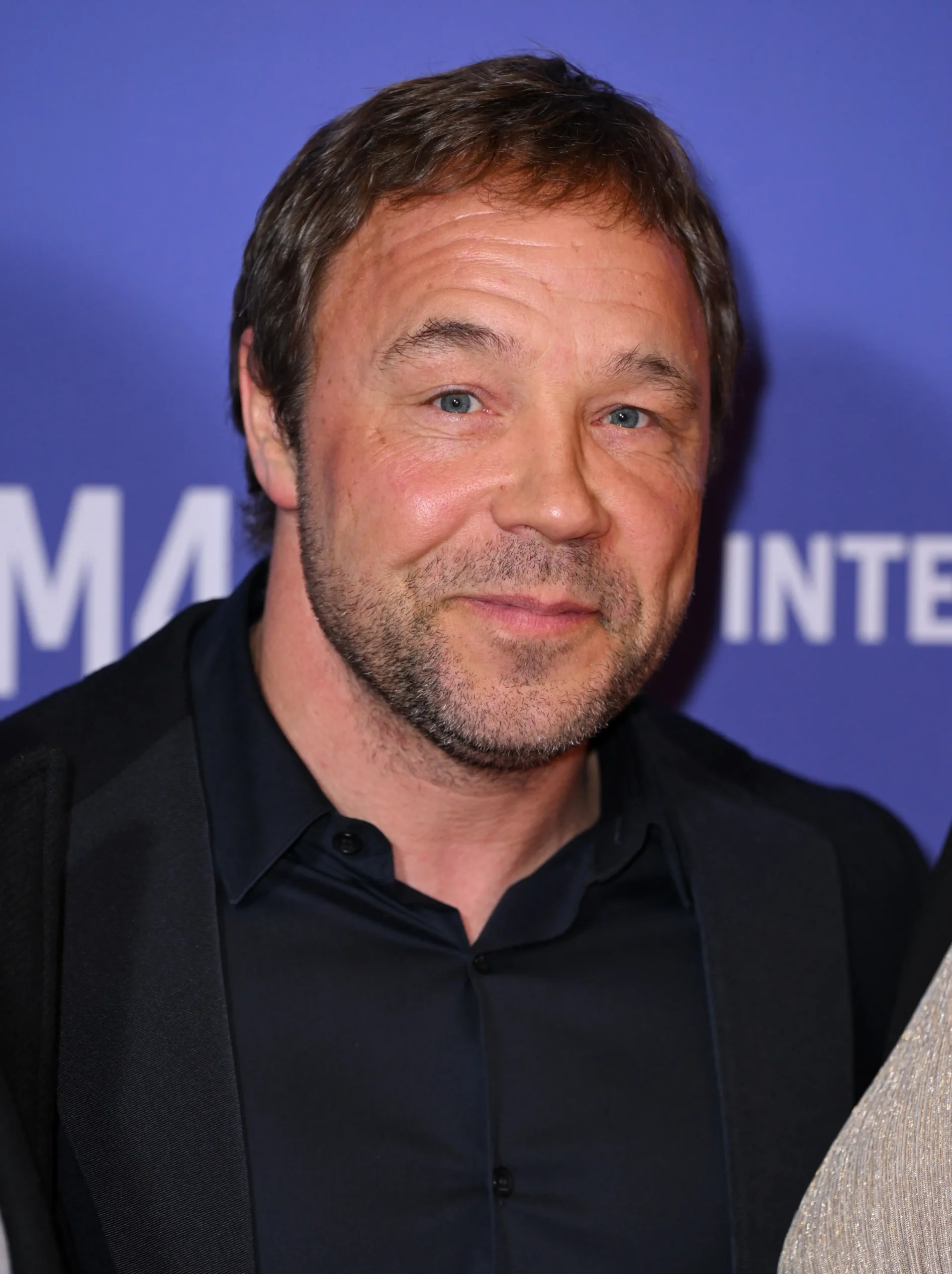 Ator do MCU é escalado para substituir aliado importante de Robert De Niro em Heat 2