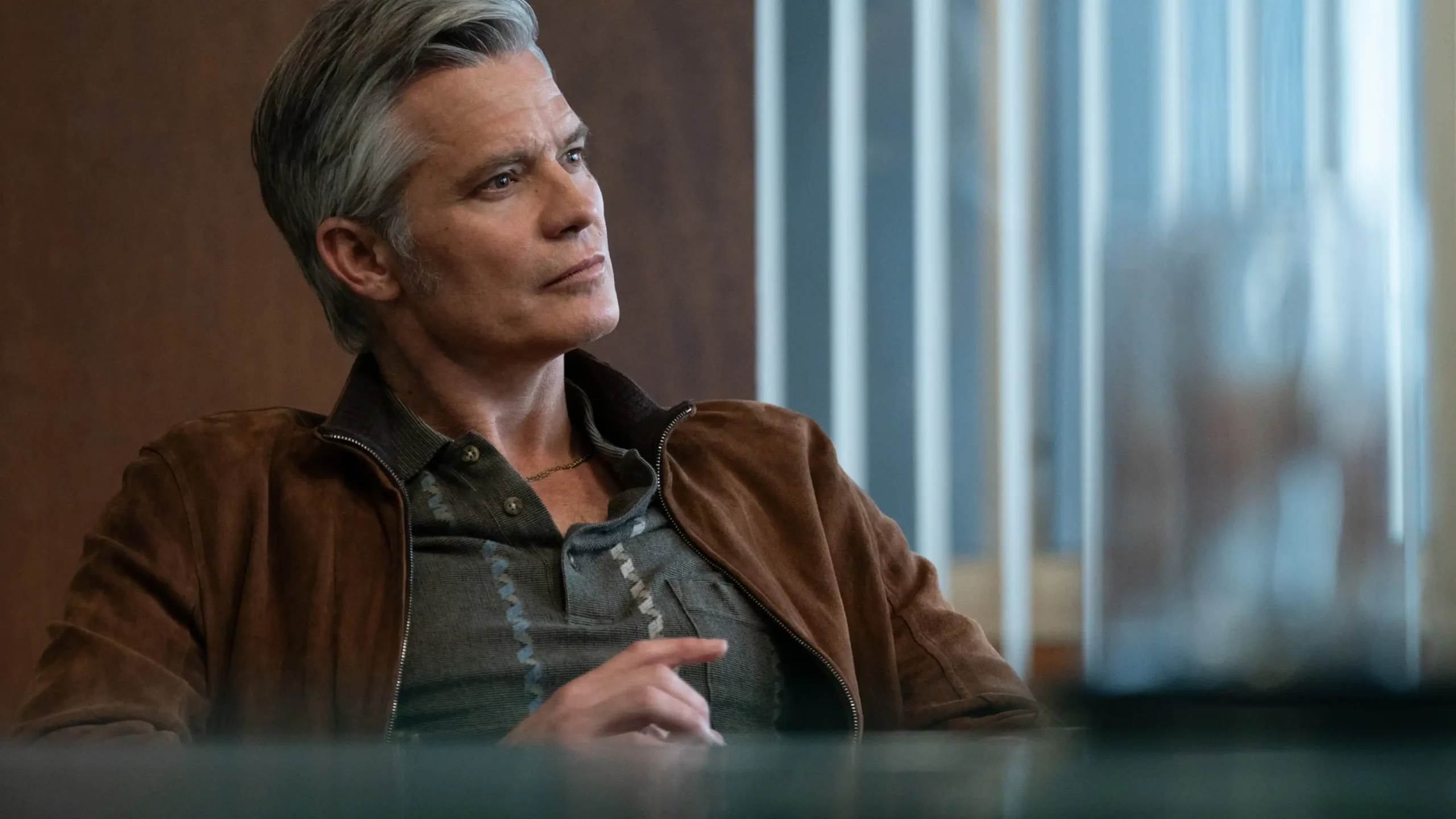 Timothy Olyphant interpreta Wyatt Earp em série de comédia e merece filme sobre personagem histórico