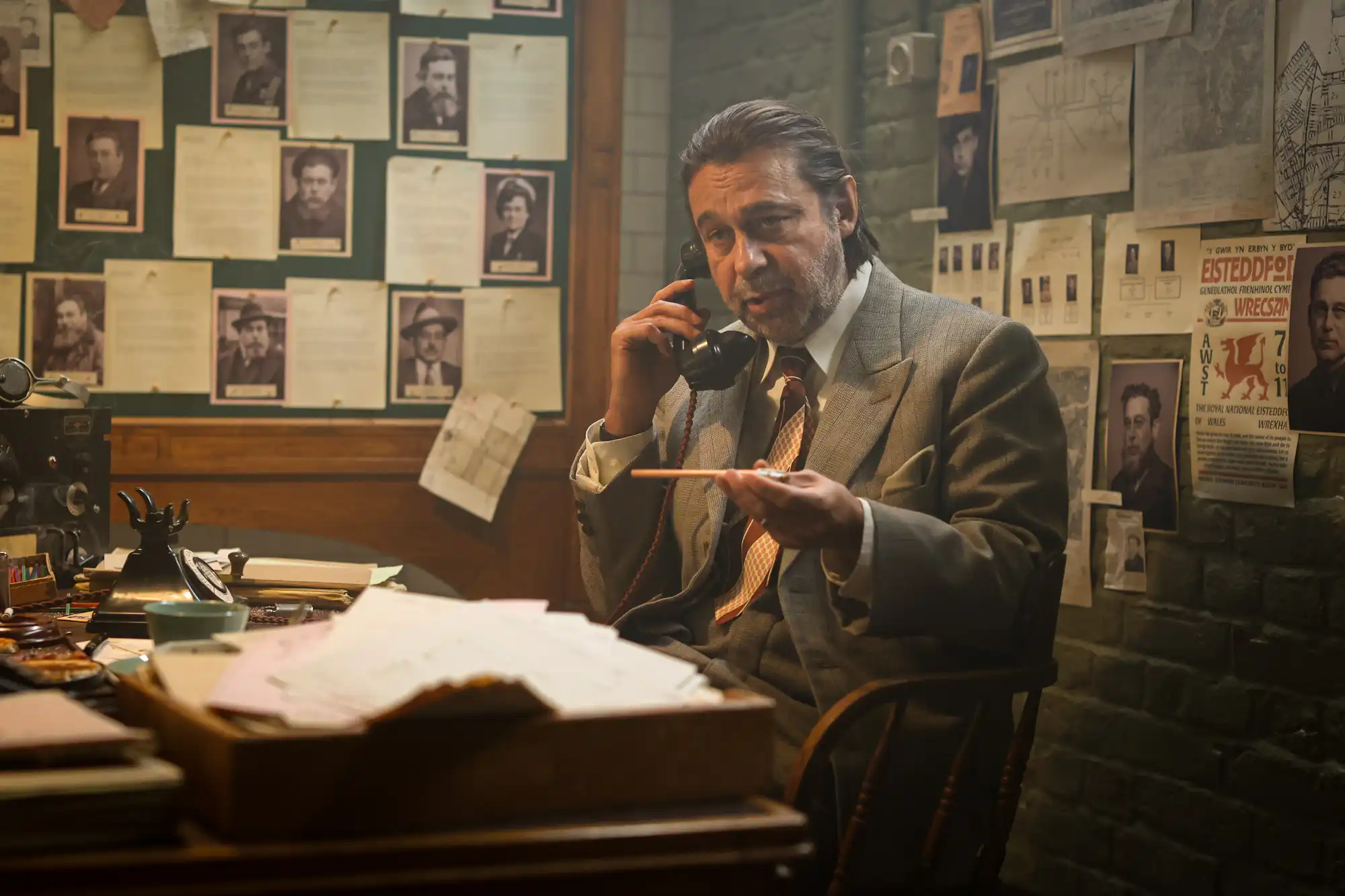 Nicolas Cage interpreta espião real inspirado em James Bond no trailer do filme Fortitude