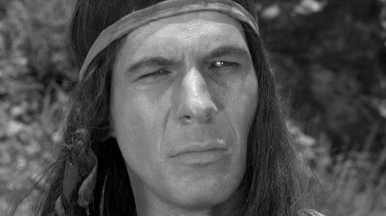 Leonard Nimoy atuou em série western de Clint Eastwood antes de Star Trek