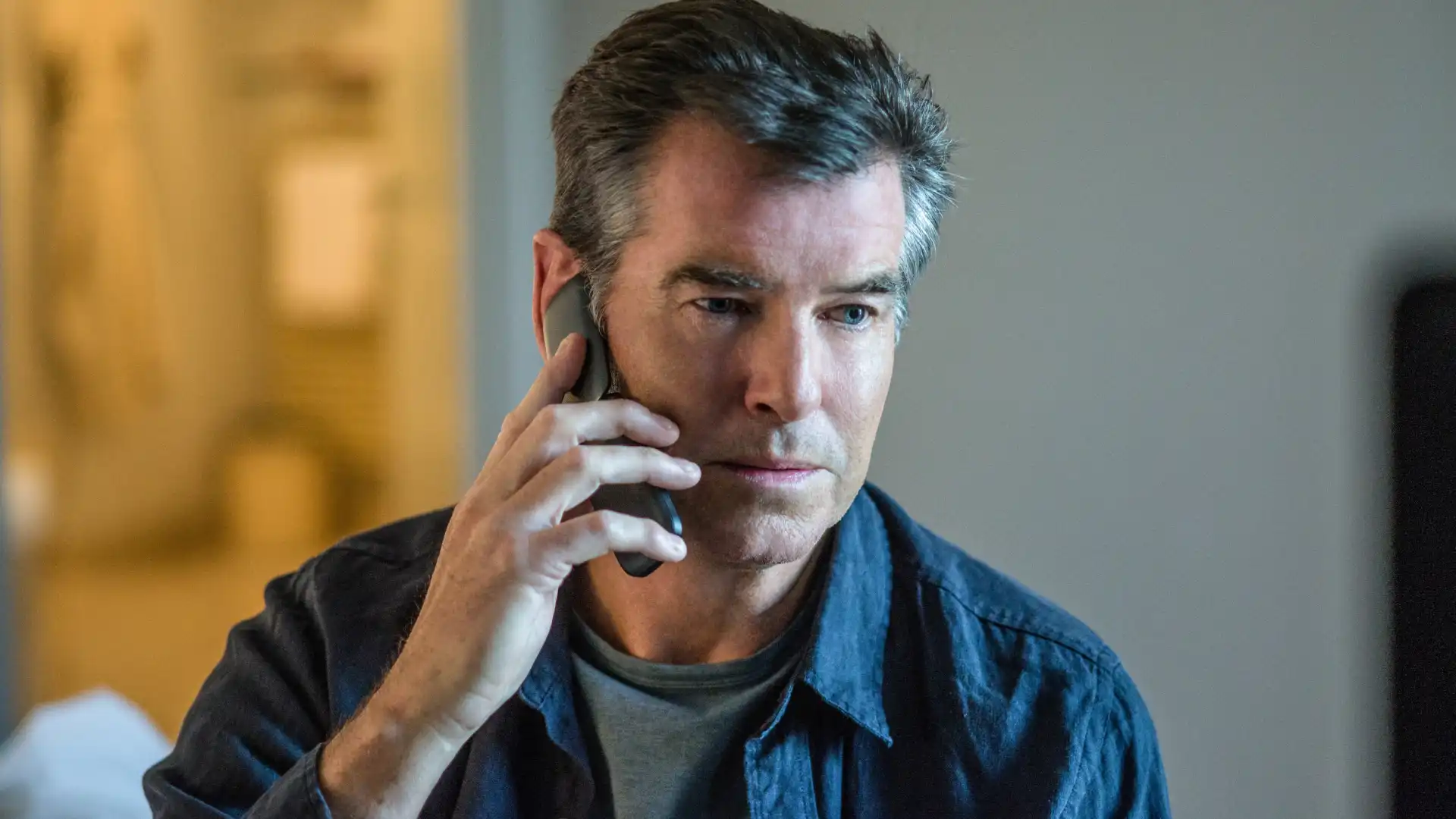 Filme “The November Man”, com Pierce Brosnan, ganha nova popularidade no streaming dez anos após estreia