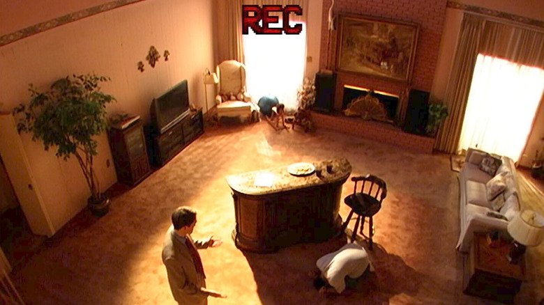Robert Pattinson brilha em Primetime, sátira sombria sobre o fenômeno To Catch a Predator