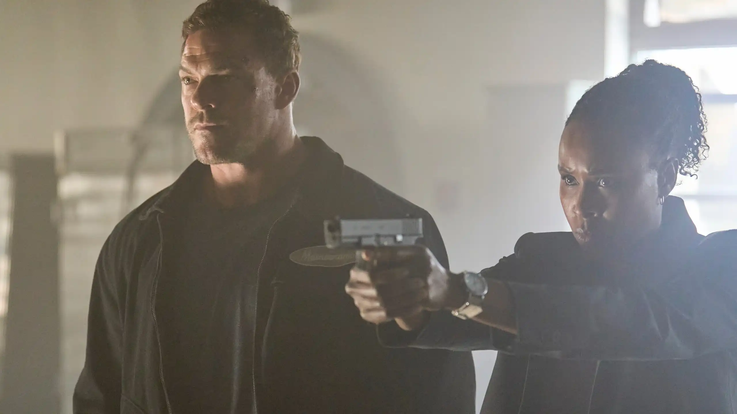 Reacher temporada 5 adapta um dos livros mais sombrios de Lee Child e gera preocupações do autor