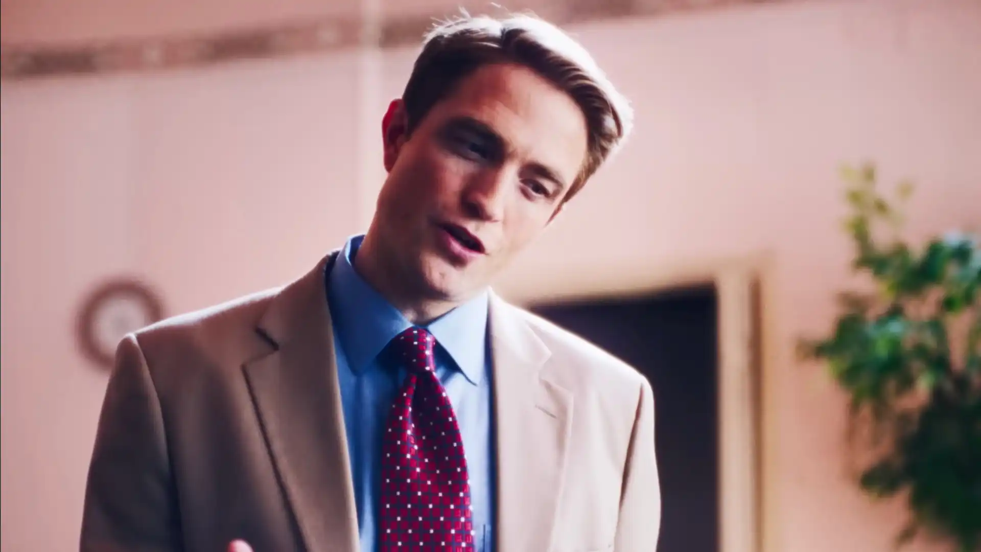 Robert Pattinson interpreta Chris Hansen em filme inspirado em episódio chocante de To Catch a Predator