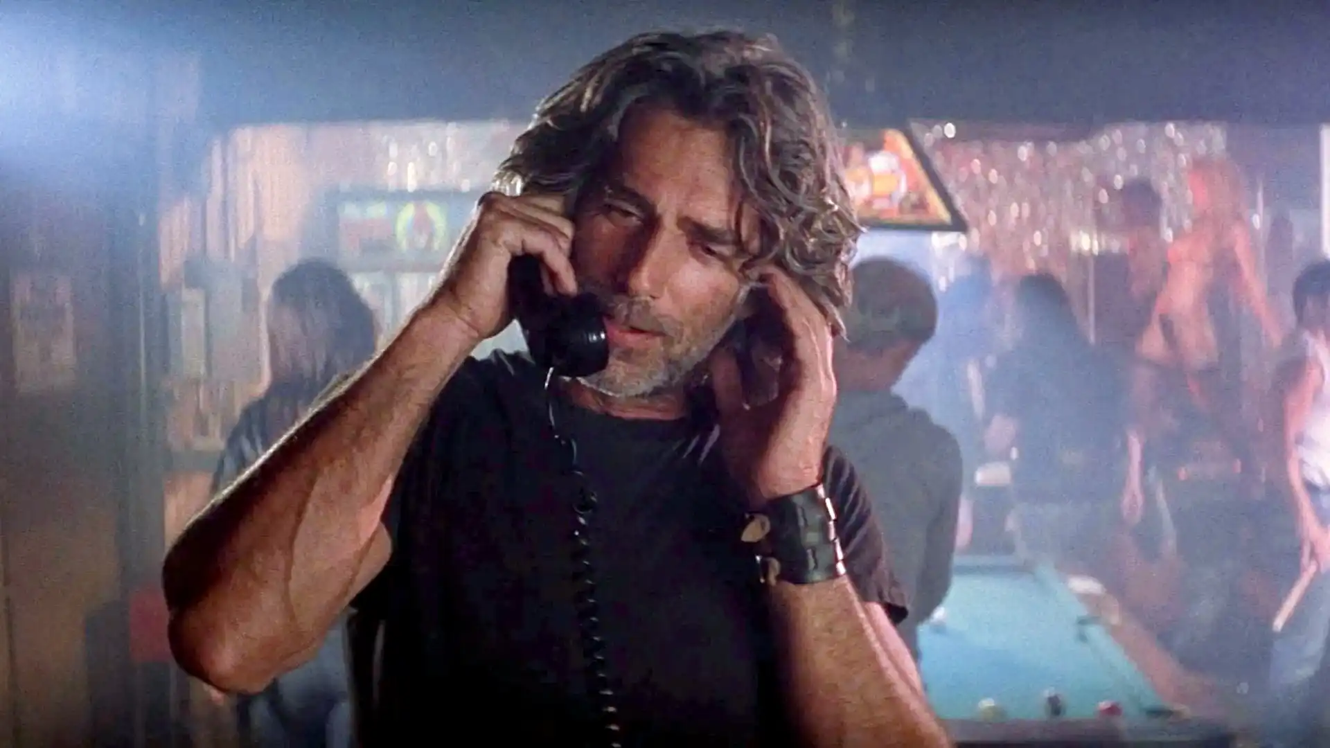Filme de ação icônico de Sam Elliott que gerou franquia de 37 anos é sucesso no streaming