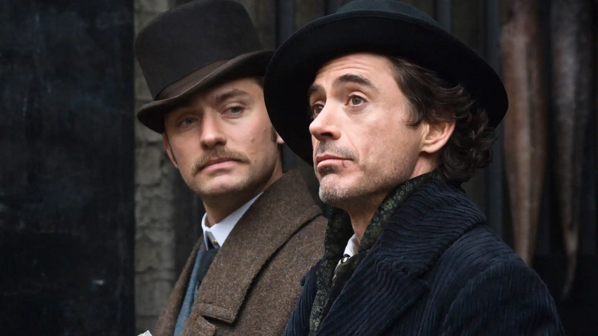 Filme Sherlock Holmes de Guy Ritchie segue sucesso no Apple TV, apesar do atraso da sequência
