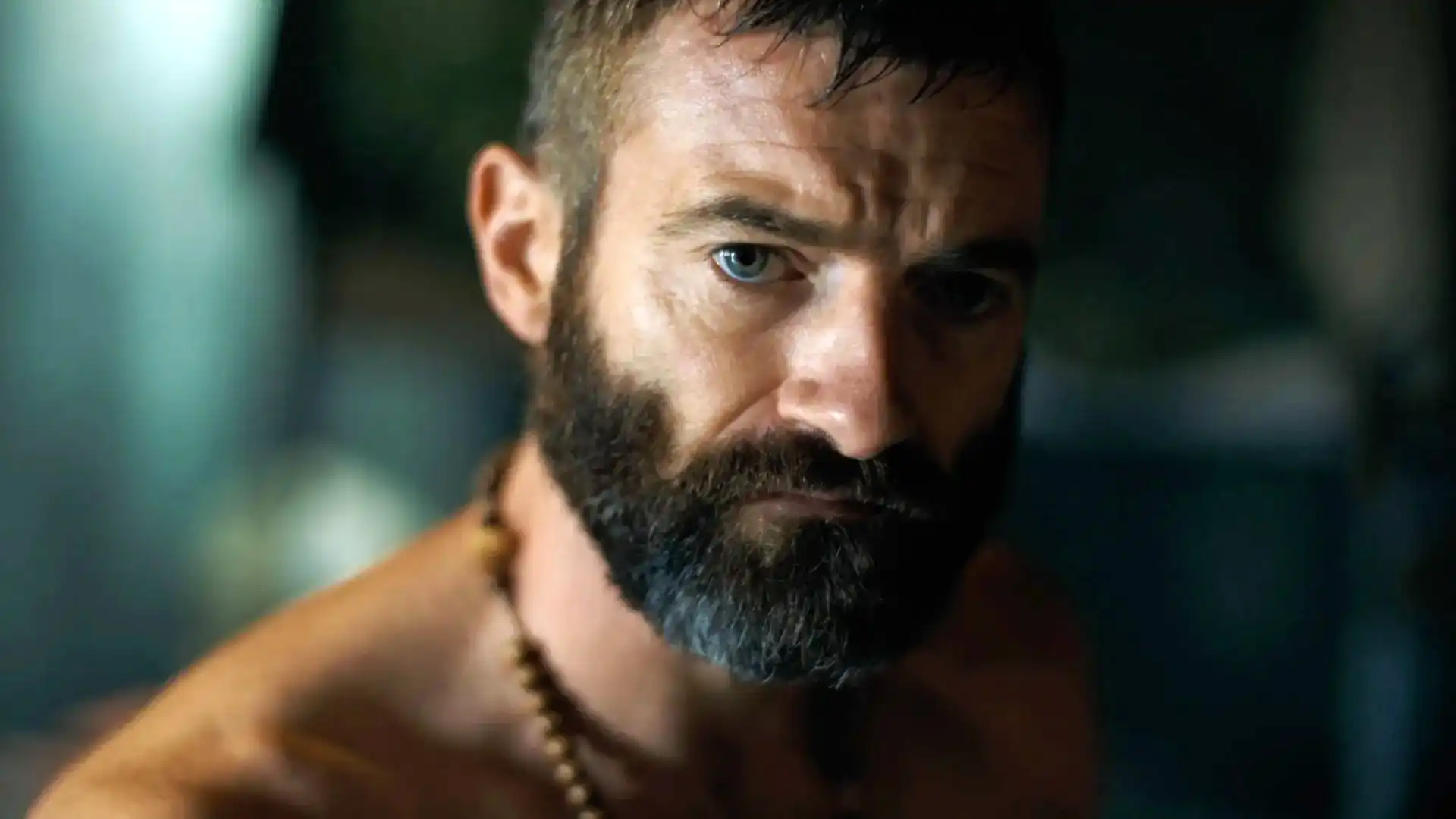 Novo thriller de guerra de Zack Snyder estreia com baixa recepção crítica