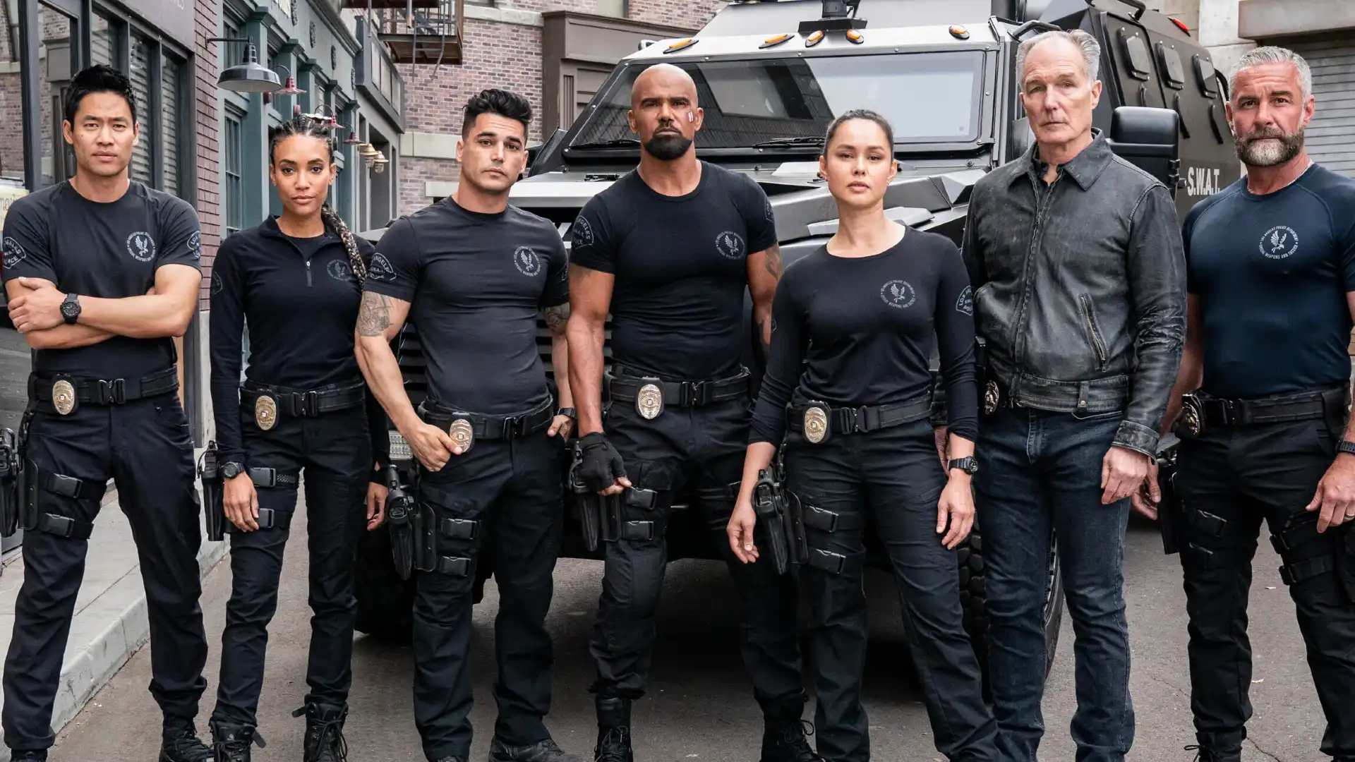 Shemar Moore comenta três cancelamentos da série S.W.A.T. antes do lançamento do spin-off