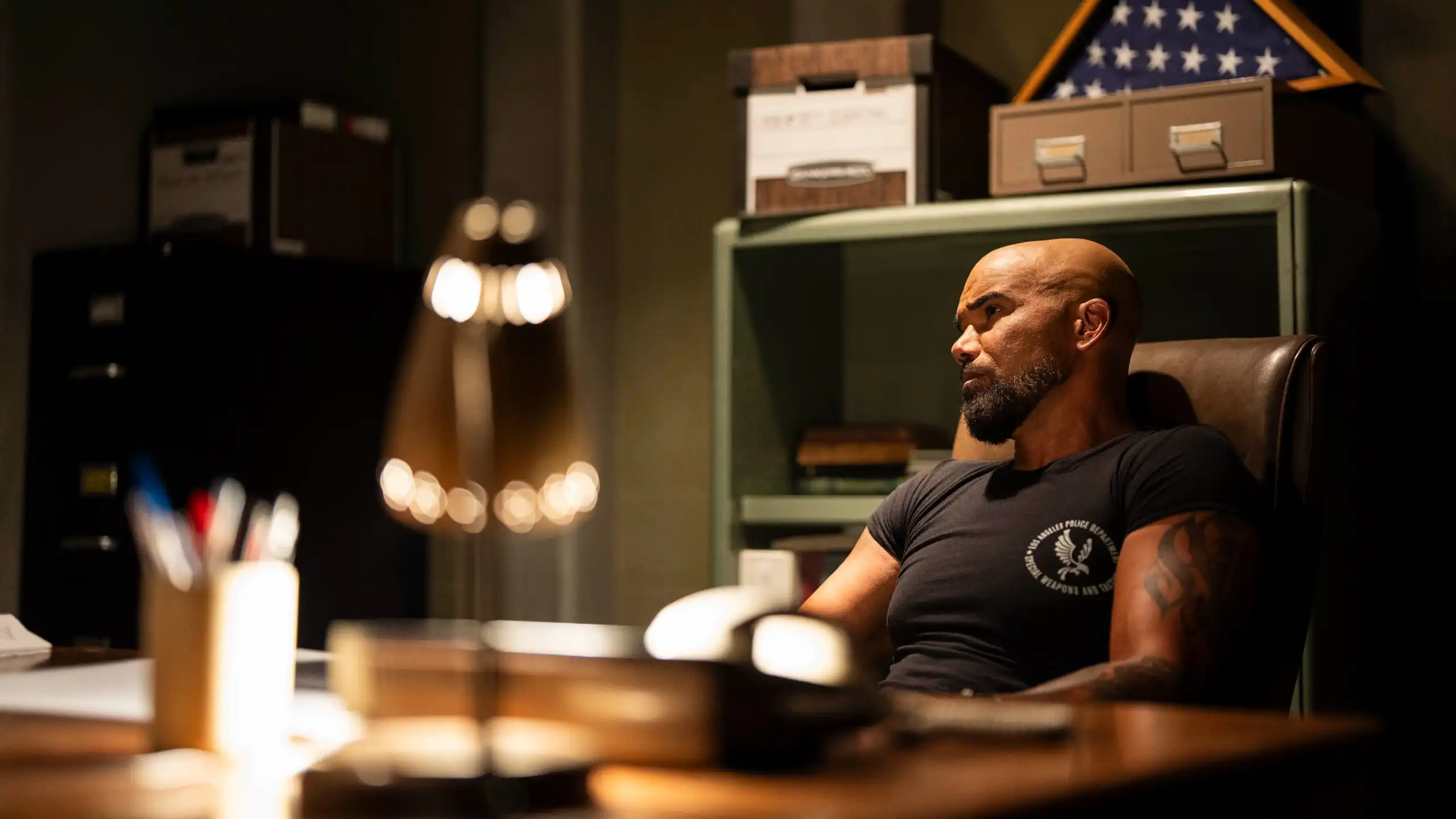 Shemar Moore revela atualizações sobre filmagens da 2ª temporada de S.W.A.T. Exiles antes da estreia