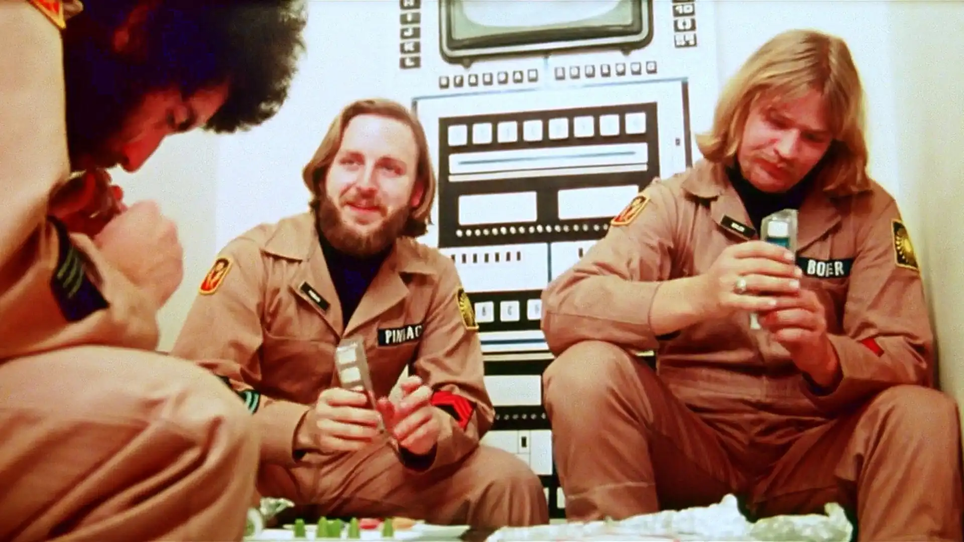 Filme subestimado de John Carpenter que mistura Alien e Red Dwarf está disponível gratuitamente no YouTube