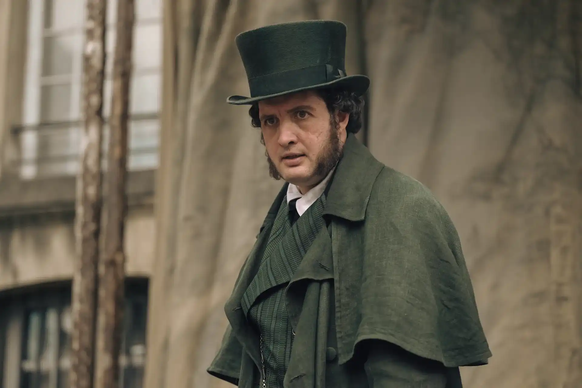 Netflix confirma adaptação sombria de O Corcunda de Notre Dame em live-action