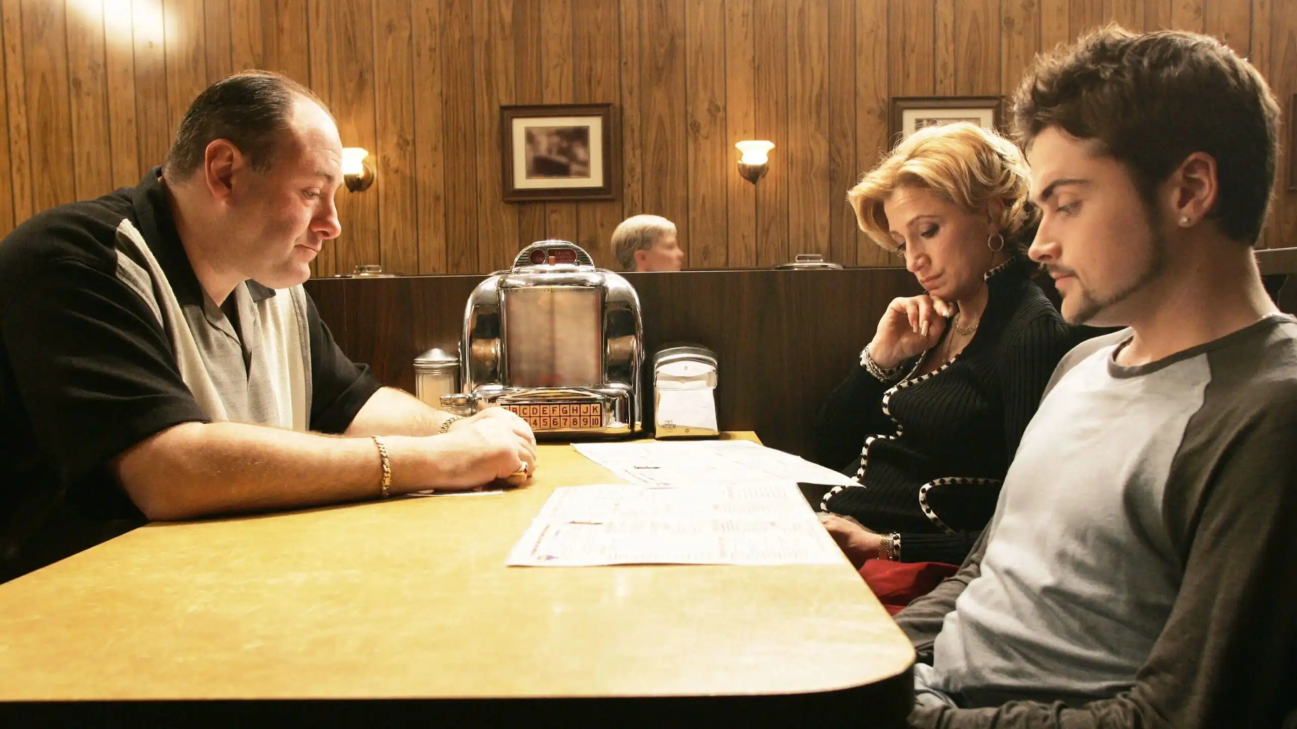 Edie Falco retorna ao gênero jurídico após nove anos com nova série da Fox