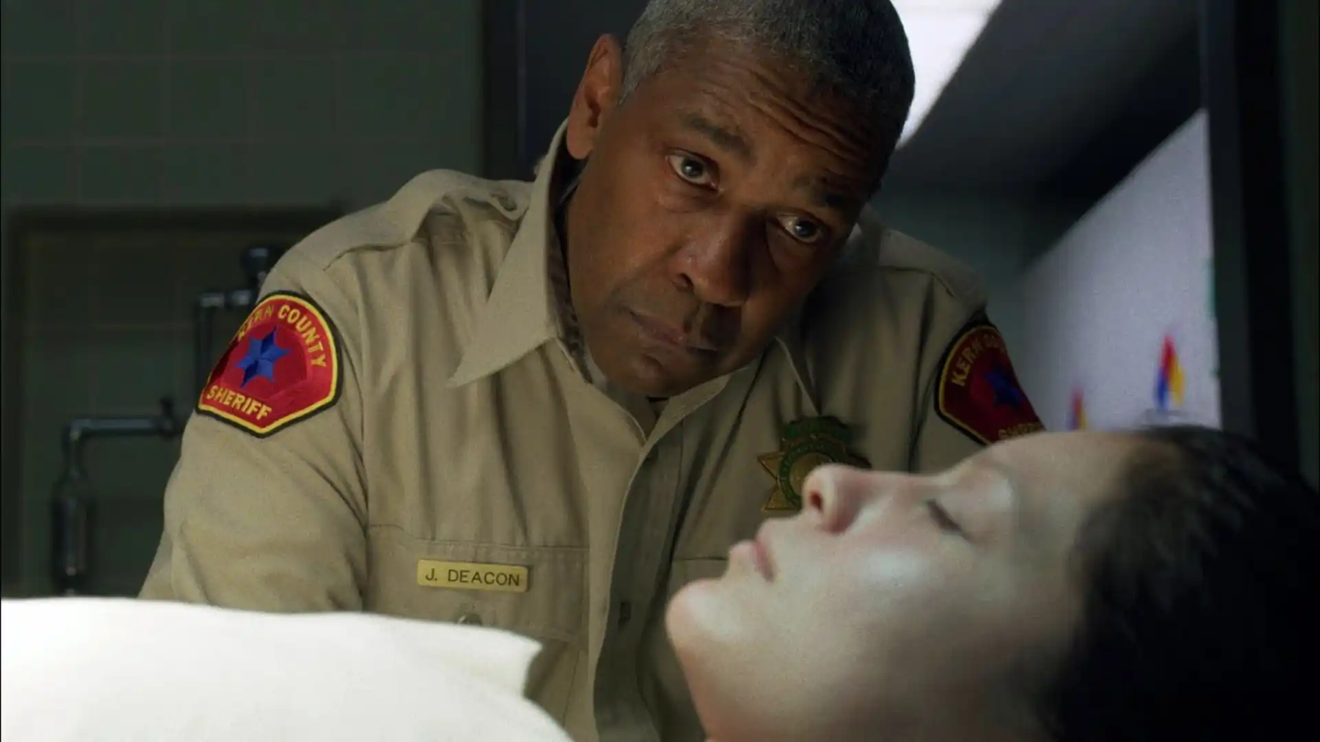 Thriller R-Rated de Denzel Washington que faz sucesso na Netflix valeu a espera de 28 anos