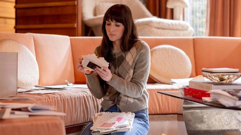 Filme “Verity” com Anne Hathaway é uma adaptação fraca e entediante da obra de Colleen Hoover