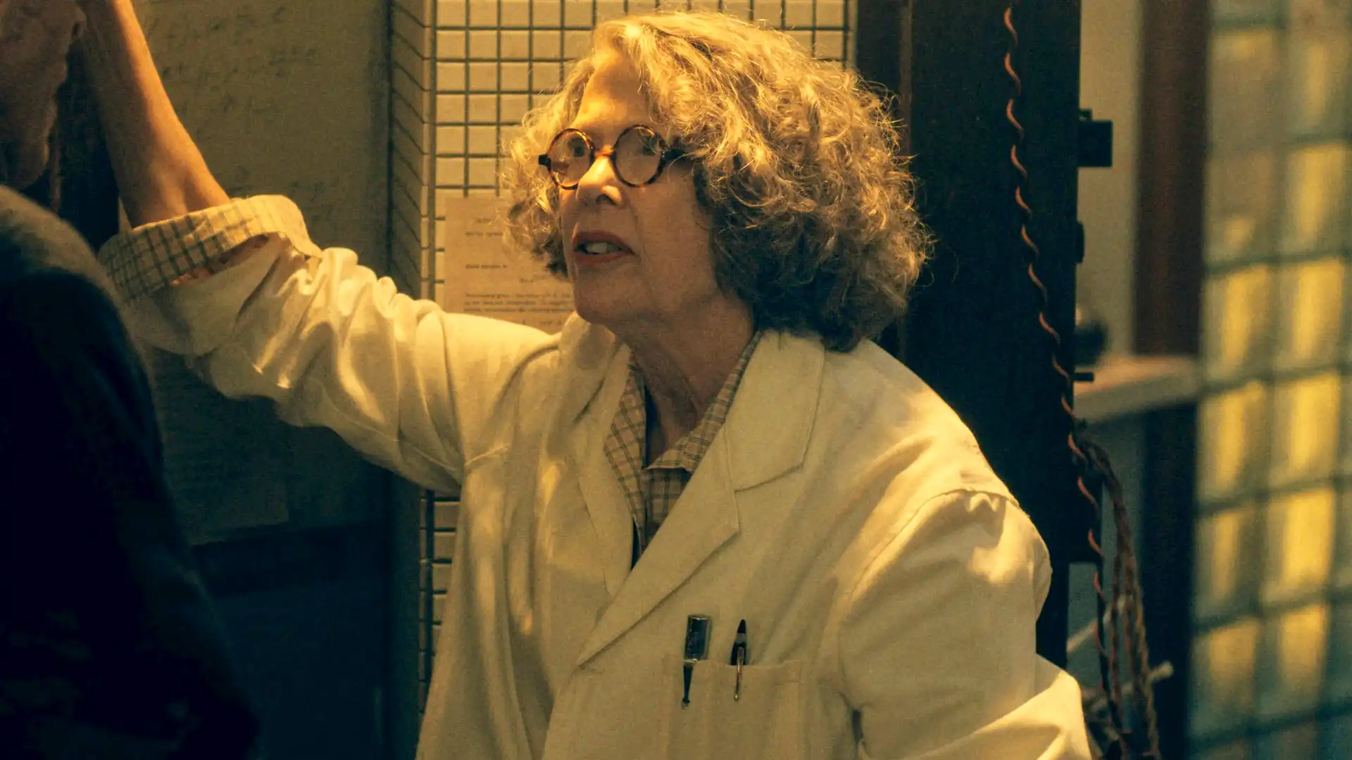 Maggie Gyllenhaal protagoniza nova versão de Dracula seis meses após filme Frankenstein