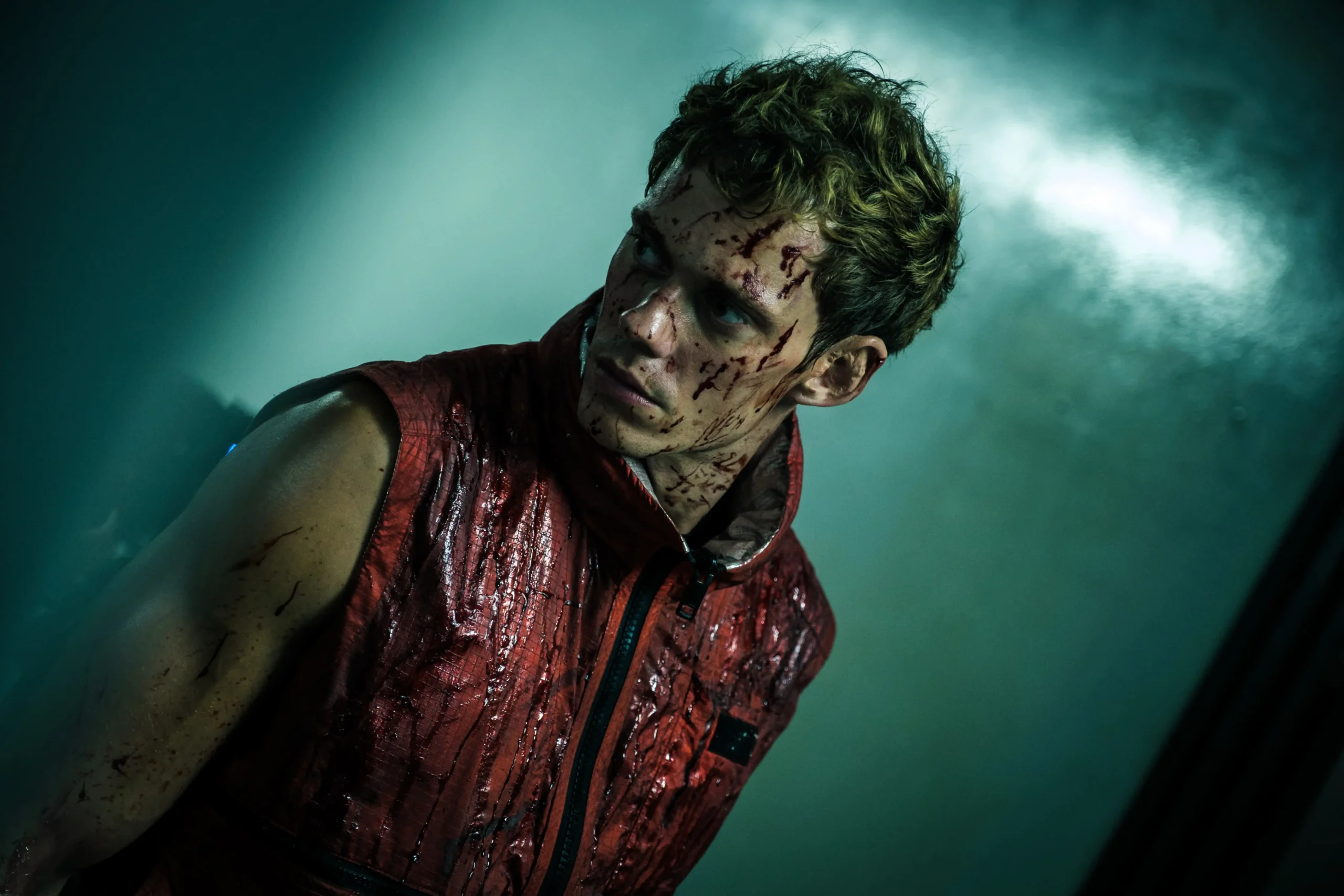 Bill Skarsgård protagonizou rival de John Wick há dois anos, mas filme passou despercebido