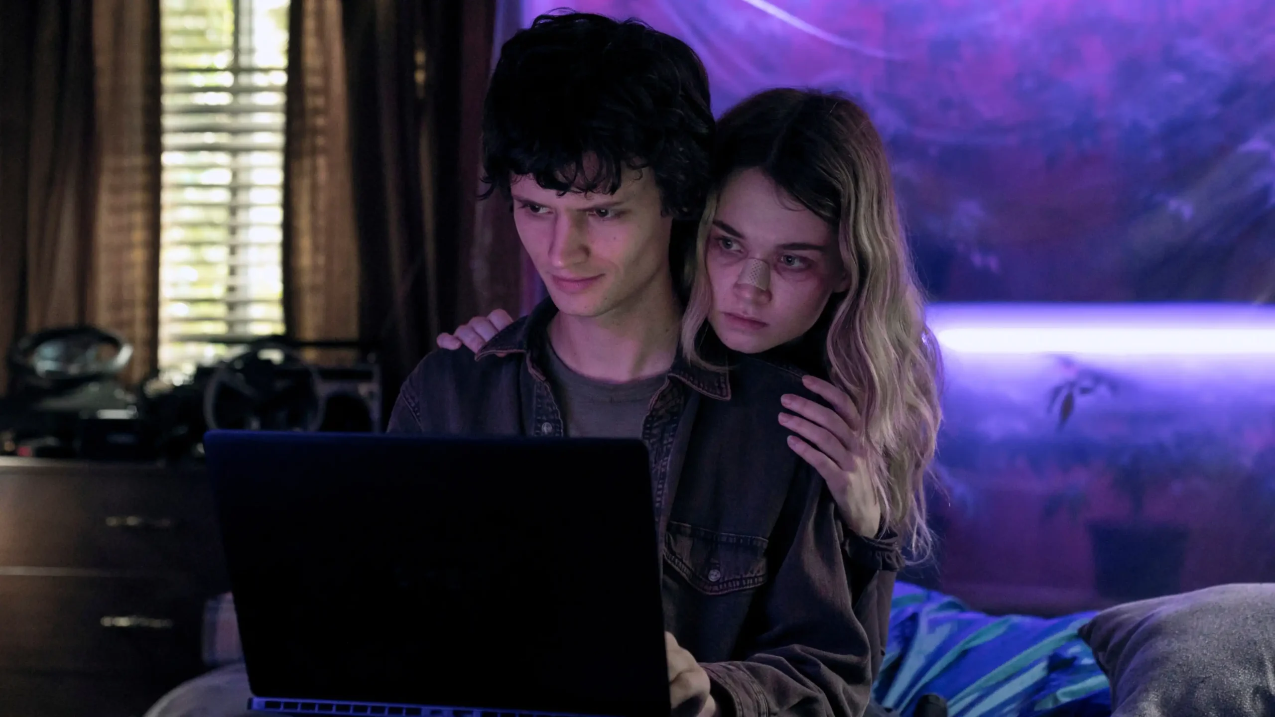Mike Flanagan confirma conexão entre nova série Carrie e O Iluminado