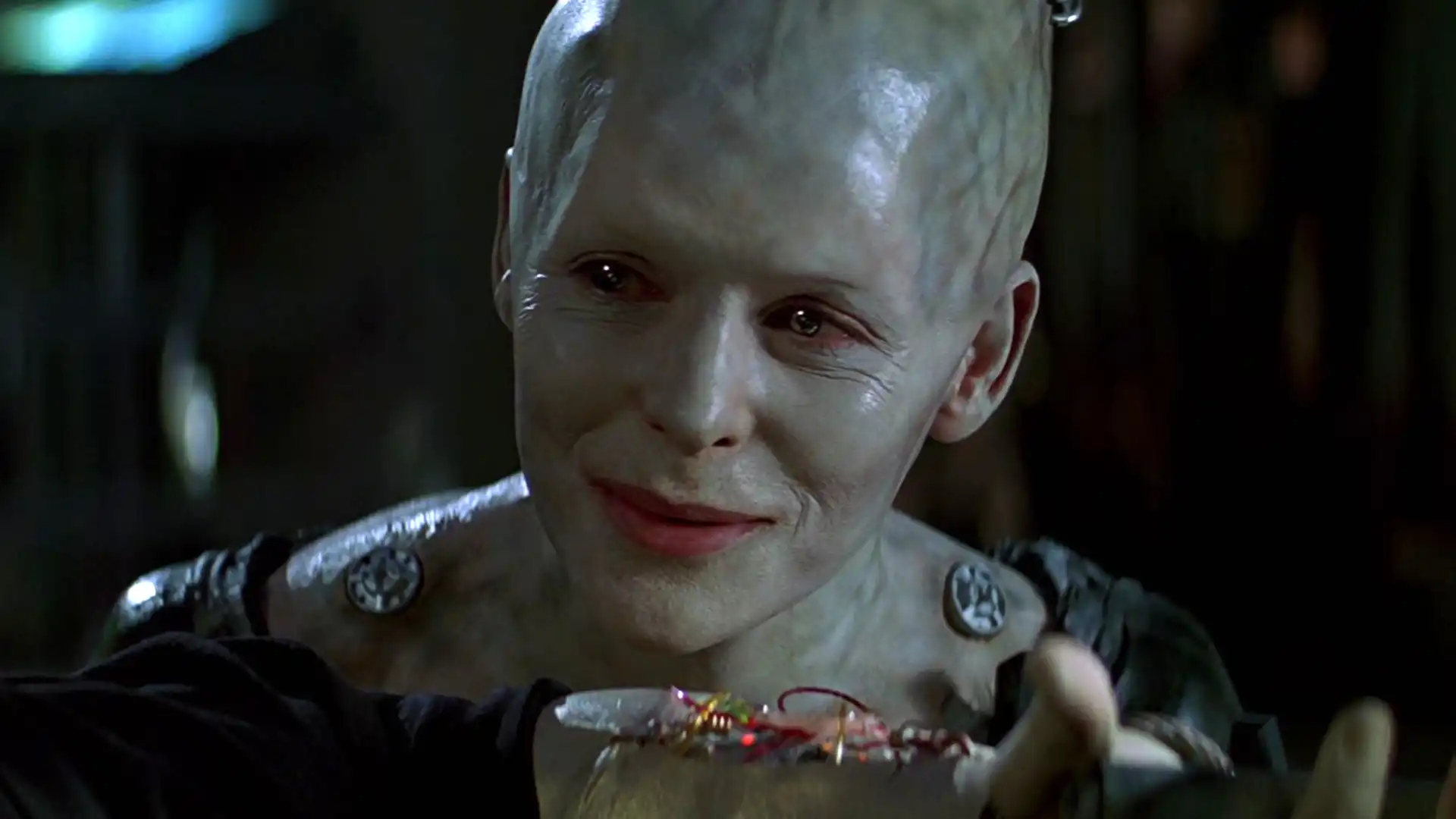 Diretor Jonathan Frakes revela cena de Star Trek: First Contact que gostaria de mudar