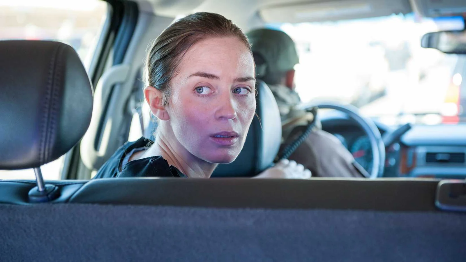Sicario 3 em desenvolvimento com roteiro de Taylor Sheridan e possibilidade de retorno de Emily Blunt