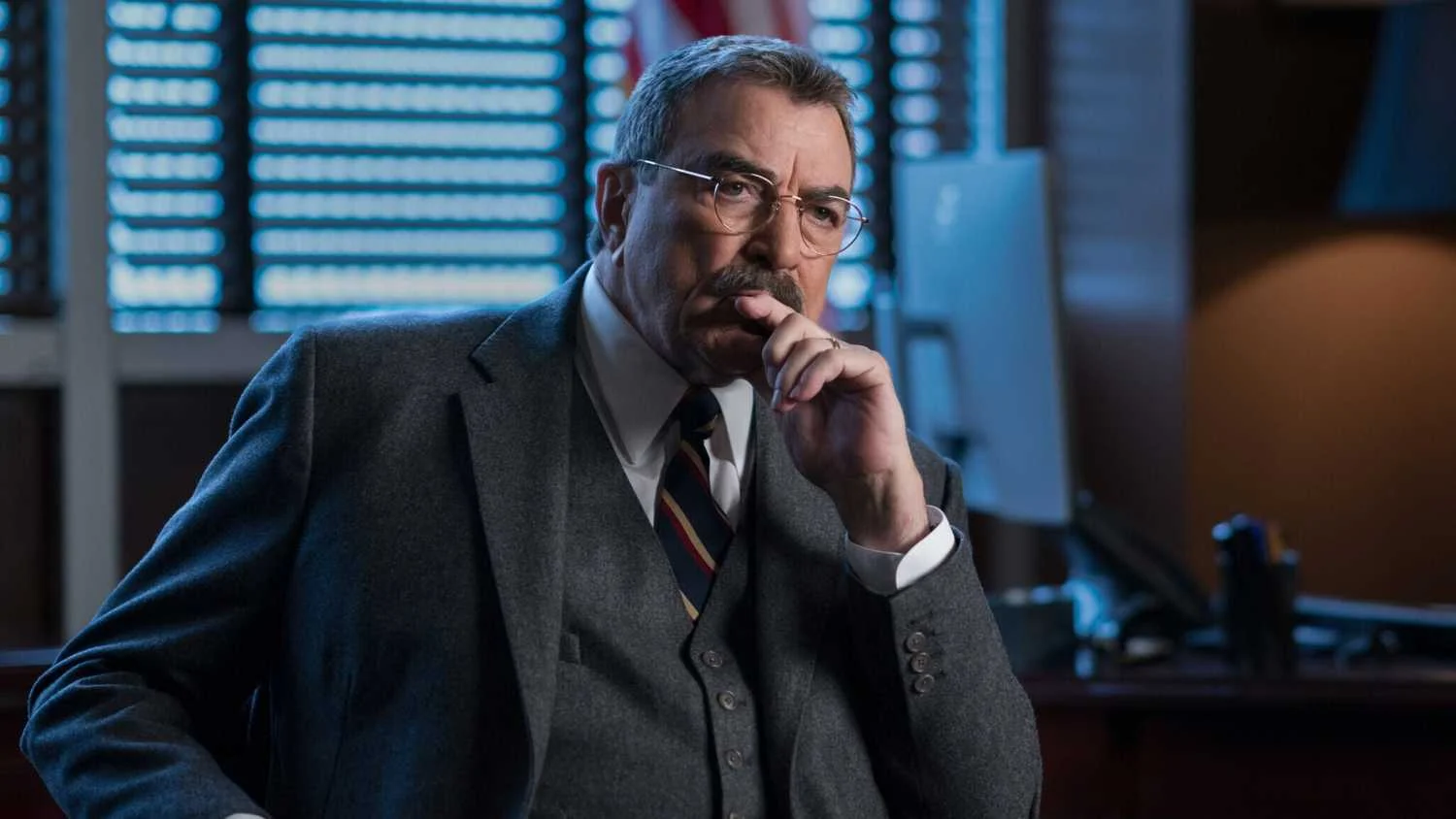 Showrunners comentam possibilidade de retorno de Tom Selleck em spin-off de Blue Bloods em 2026