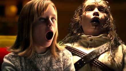 Novo trailer de The Exorcist: Martyrs revela história com detetive e assassinatos ritualísticos