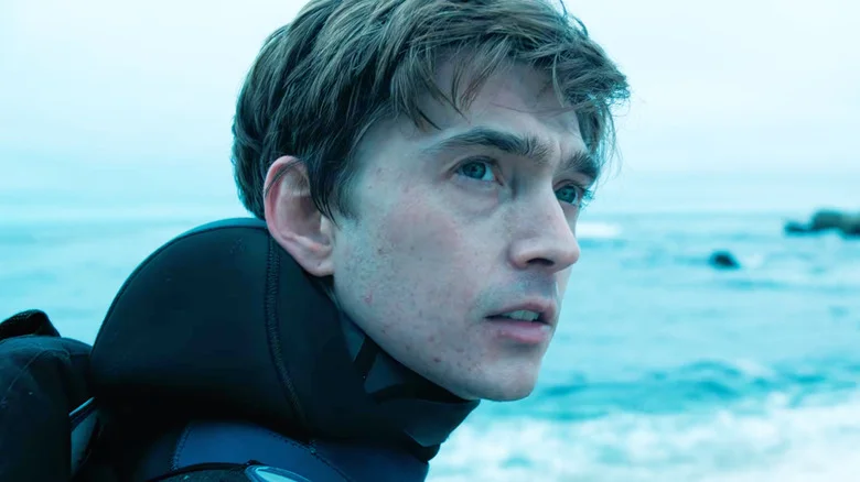 Whalefall: Austin Abrams brilha em thriller de sobrevivência tenso e adaptação surpreendente