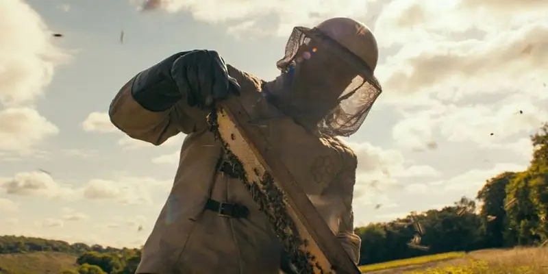 Jason Statham retorna em “The Beekeeper 2”, aguardado thriller de ação para 2027
