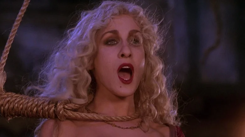 “Hocus Pocus”, clássico de Halloween com Sarah Jessica Parker, é o maior sucesso de streaming da Disney