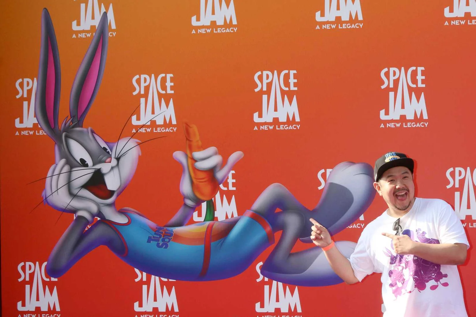 Eric Bauza, dublador de Bugs Bunny, morre aos 46 anos