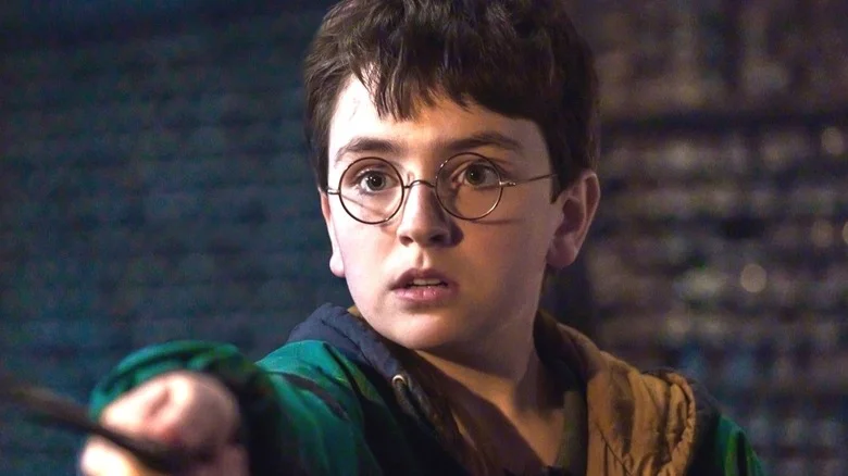 Nova série de Harry Potter na HBO mostra imagem do castelo de Hogwarts em pôster oficial