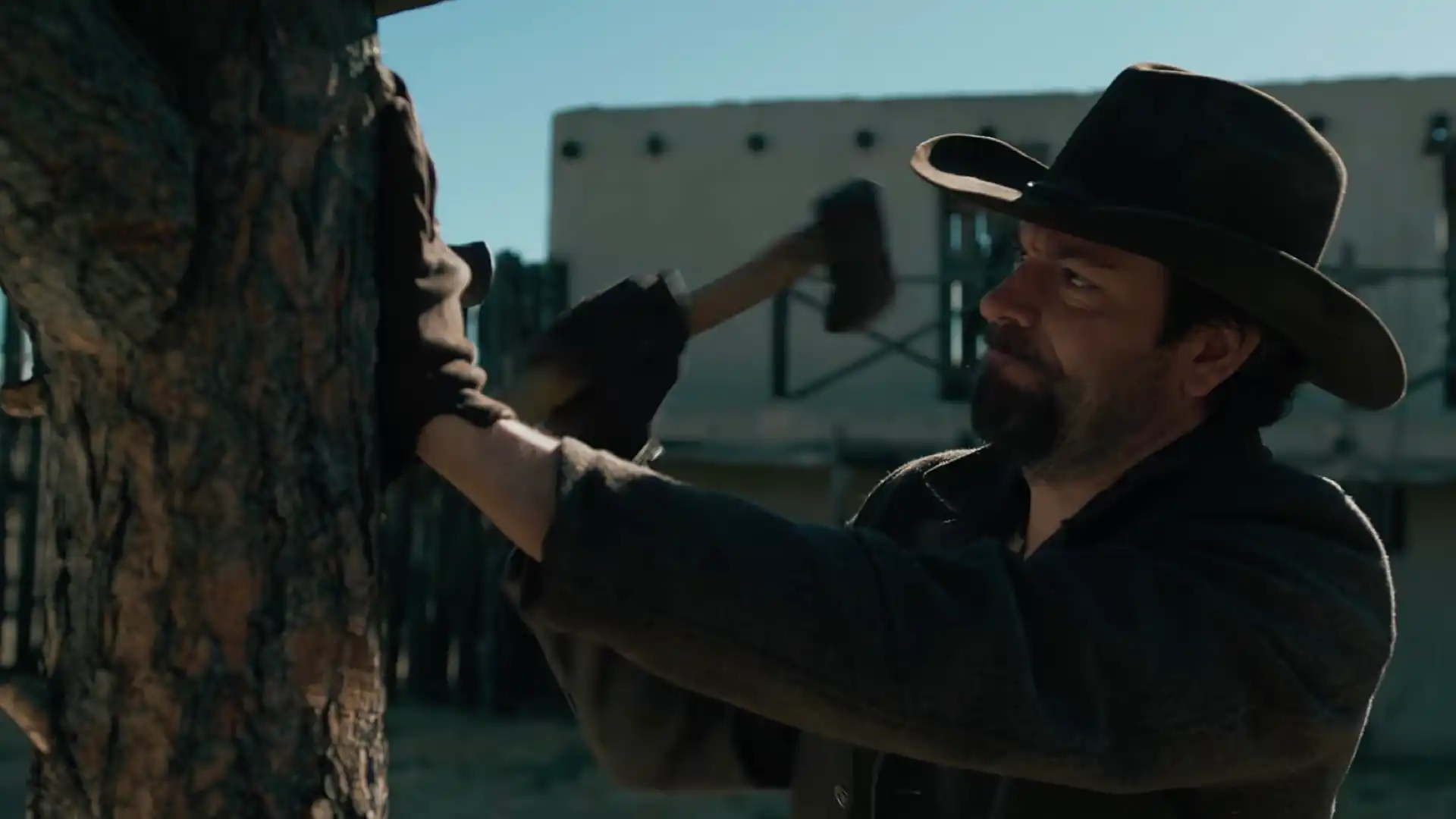 Remake de Faroeste de John Wayne é retirado de mais de 2.000 cinemas após estreia fraca