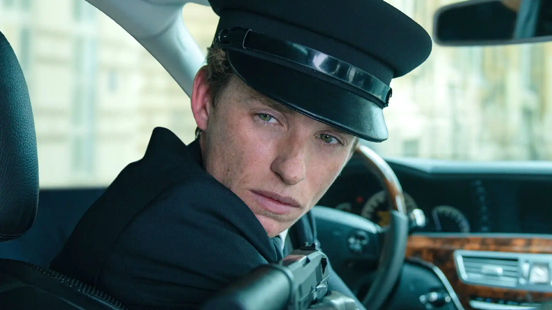 Pia Tjelta é confirmada no elenco da segunda temporada de The Day of the Jackal ao lado de Eddie Redmayne