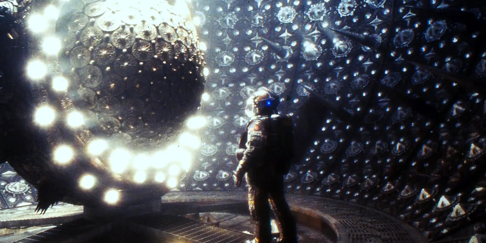 Event Horizon mostra que o terror no sci-fi não depende de alienígenas