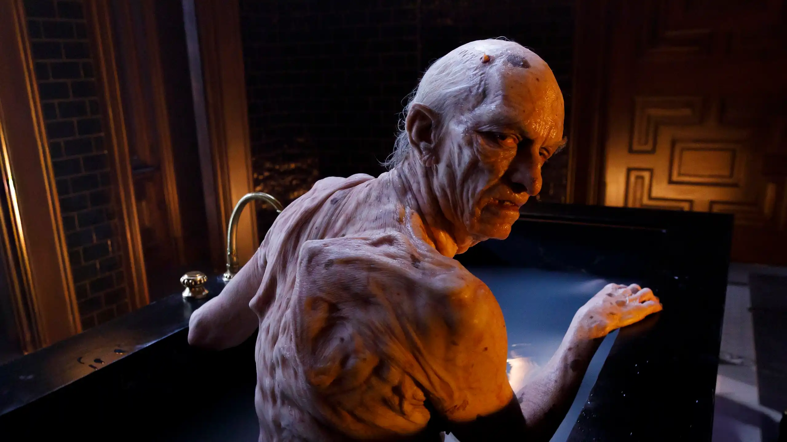 Desfecho e reviravoltas familiares na 13ª temporada de American Horror Story detalhados por Paul Anthony Kelly