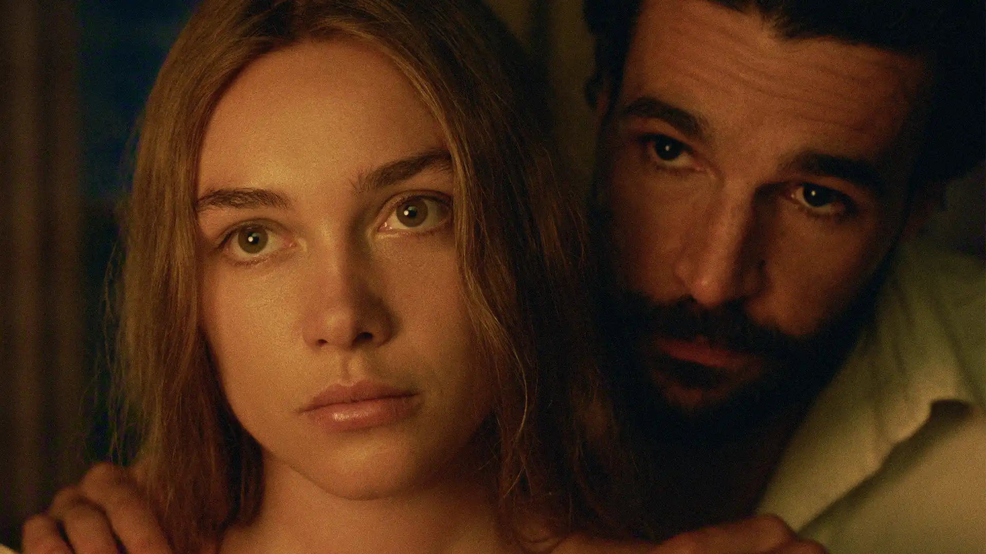 Florence Pugh explica mudanças na personagem Cathy em nova adaptação de “East of Eden” da Netflix