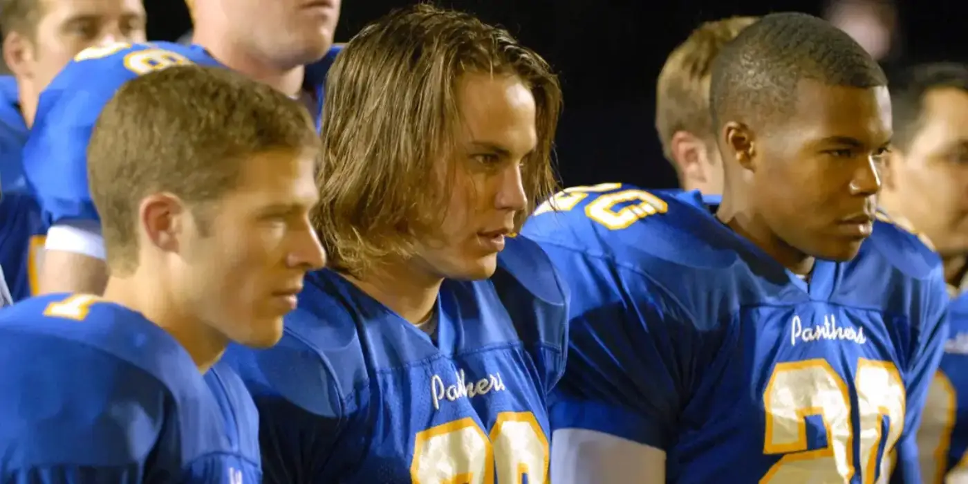 Produção da nova série reboot de Friday Night Lights é suspensa na Peacock
