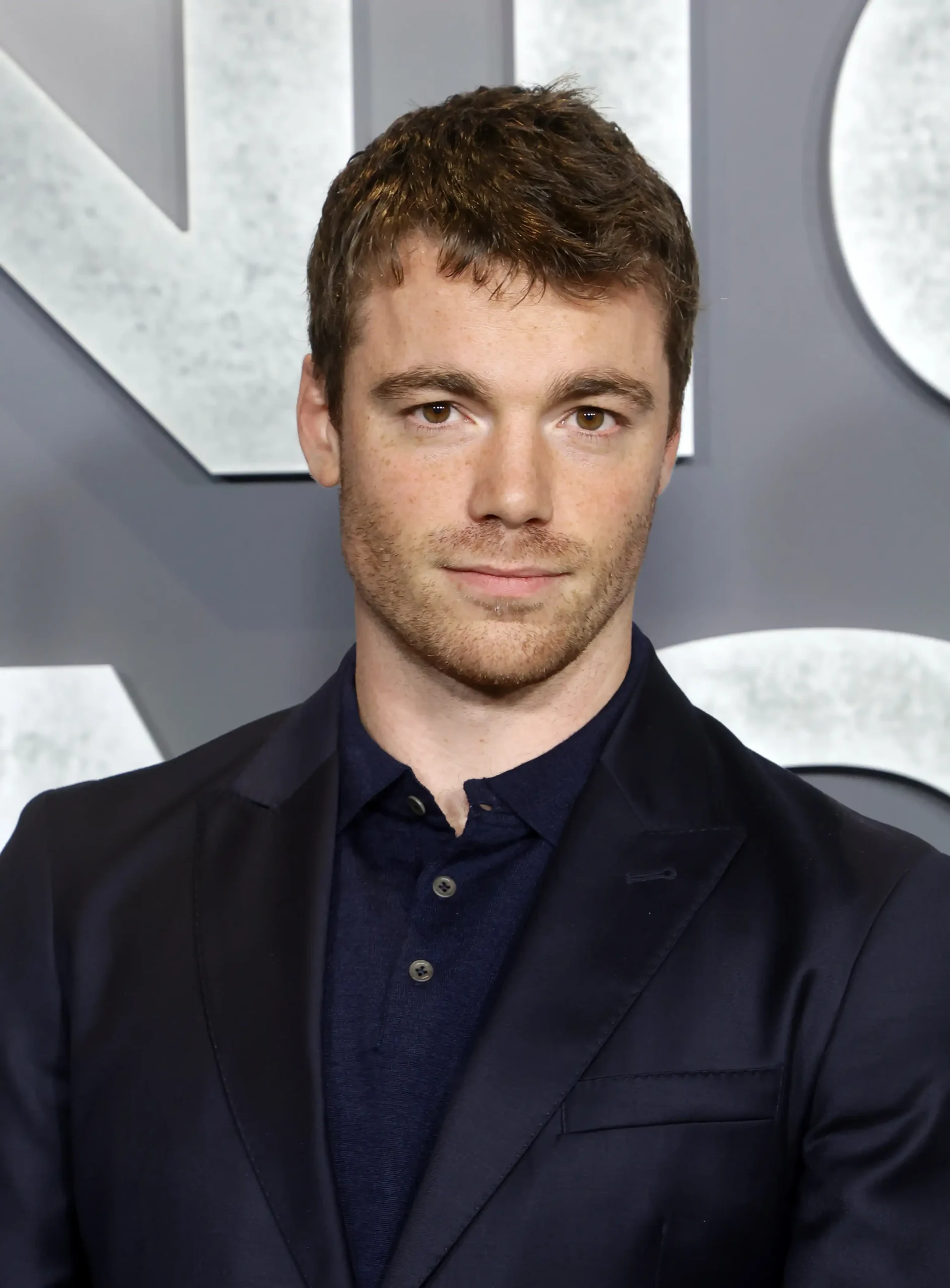 Gabriel Basso, de The Night Agent, entra em nova série de suspense da Apple TV antes do fim da produção da Netflix