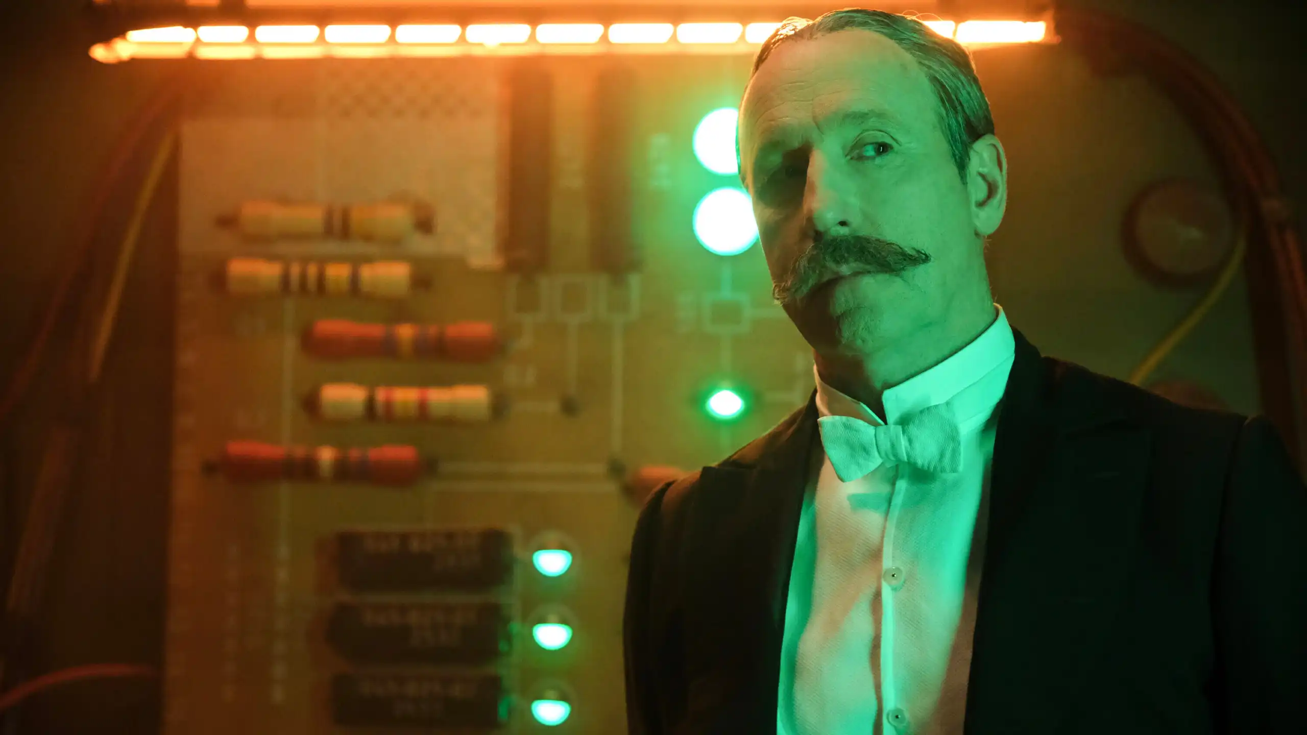 Personagem querido retorna para o episódio 100 da 6ª temporada de Ghosts